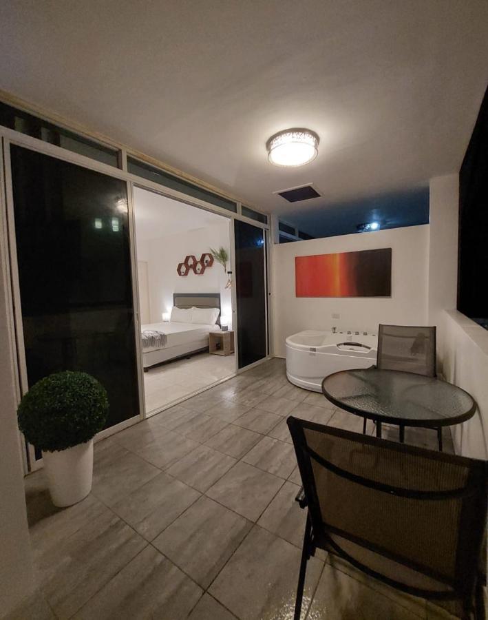 Bonsai Jacuzzi Suites Панглао Экстерьер фото