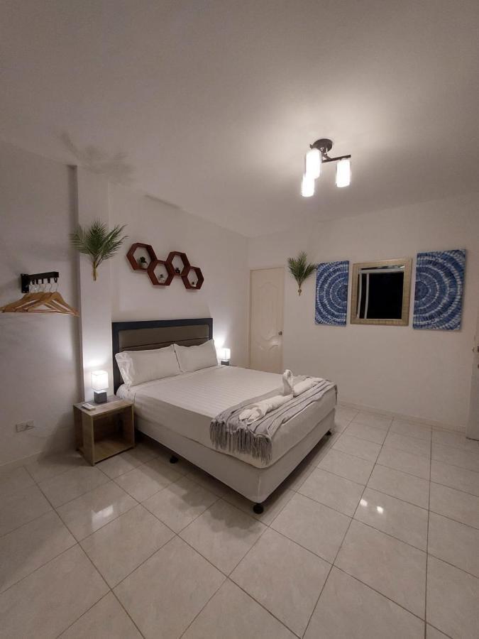 Bonsai Jacuzzi Suites Панглао Экстерьер фото