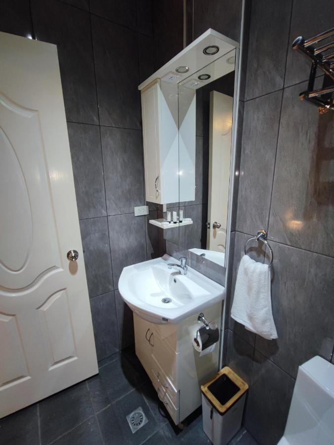 Bonsai Jacuzzi Suites Панглао Экстерьер фото